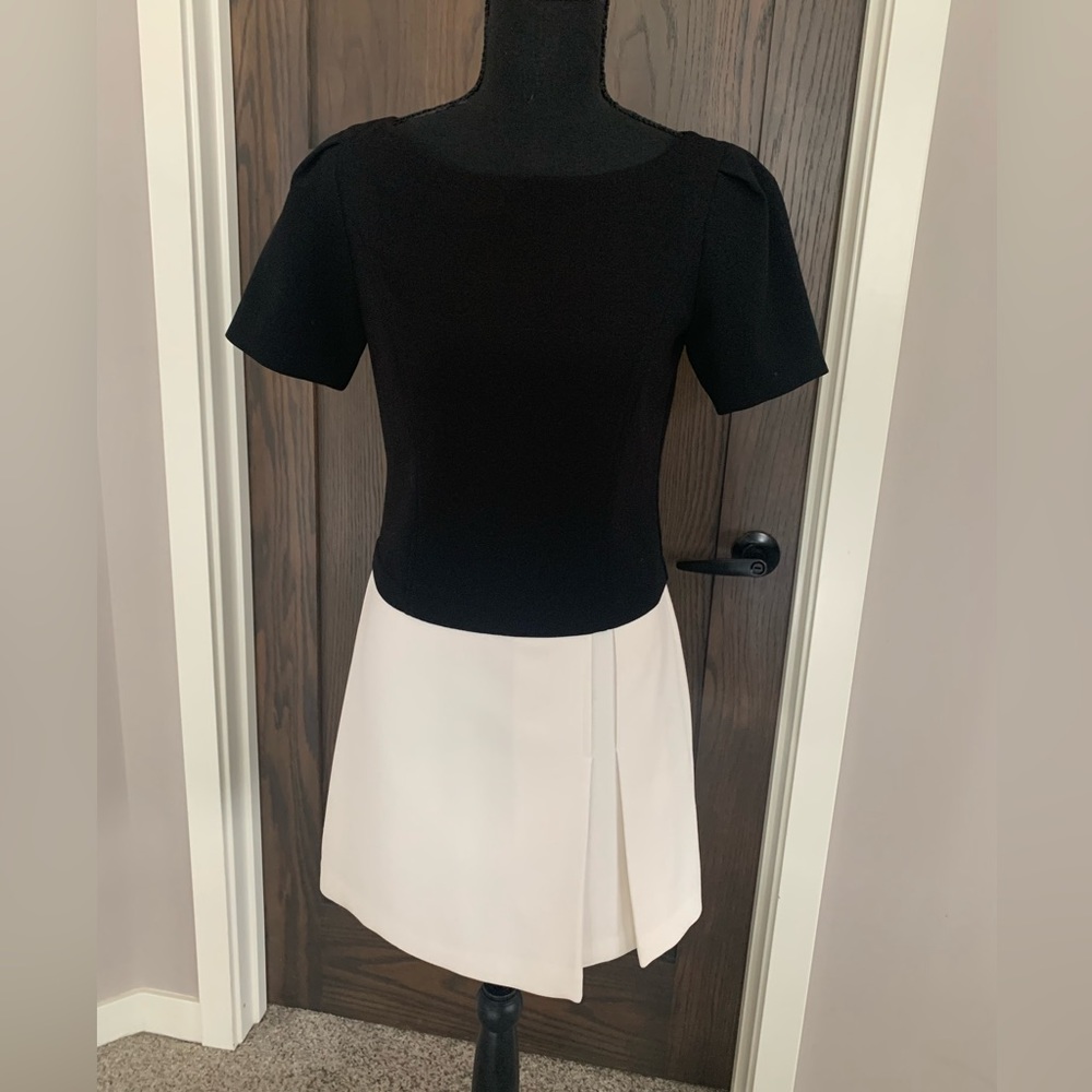 Size 0 White House Black Market dress